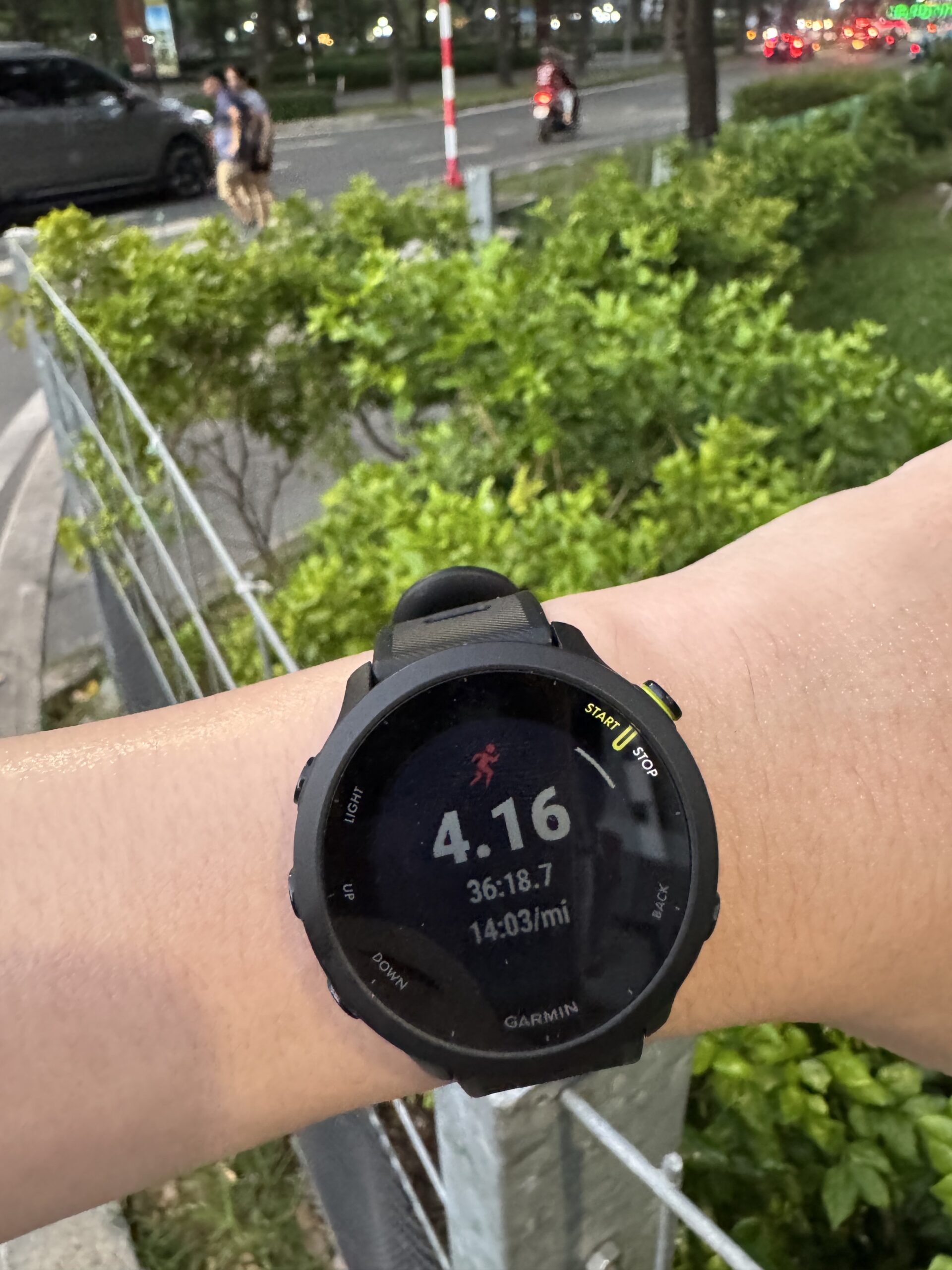 Đồng hồ Garmin hiển thị quãng đường 4,16 km sau buổi chạy
